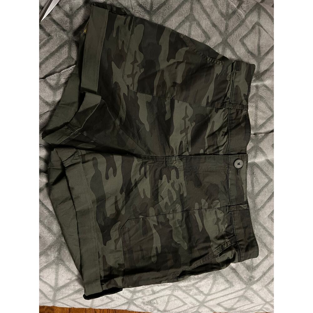 Camo Women's M Shorts